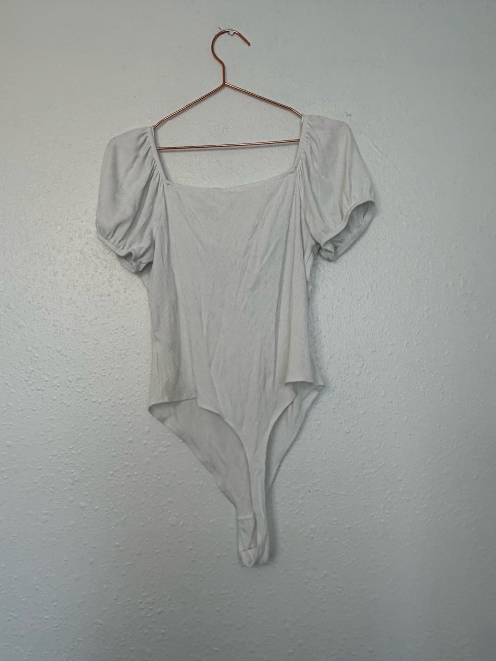 LC Lauren Conrad white Knot-Front Puff Sleeve Bodysuit large - Picture 4 of 6